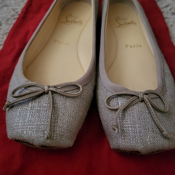 Christian Louboutin mamadrague flat 38.5 fits like a 37.5 - Picture 2 of 6